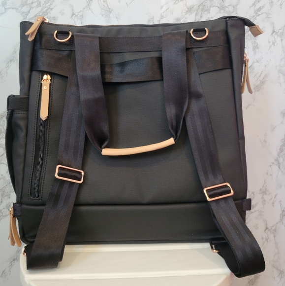 Petunia Pickle Bottom Pivot Pack in Black/Sand - Picture 2 of 6